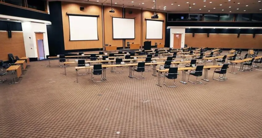 Ανοίγει «εκτάκτως» η Βουλή