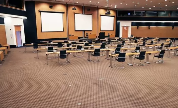 Ανοίγει «εκτάκτως» η Βουλή