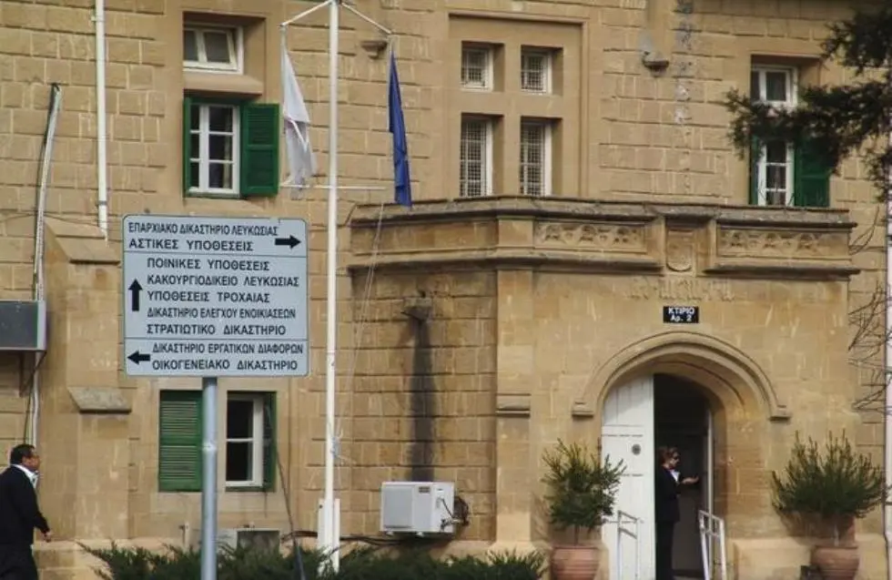 Σε απευθείας δίκη για σφετερισμό Ε/Κ περιουσιών η Γερμανίδα - Αντιμέτωπη με 56 κατηγορίες