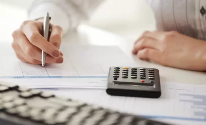 Πώς αλλάζει το όριο ασφαλιστέων αποδοχών από τον Ιανουάριο του 2024