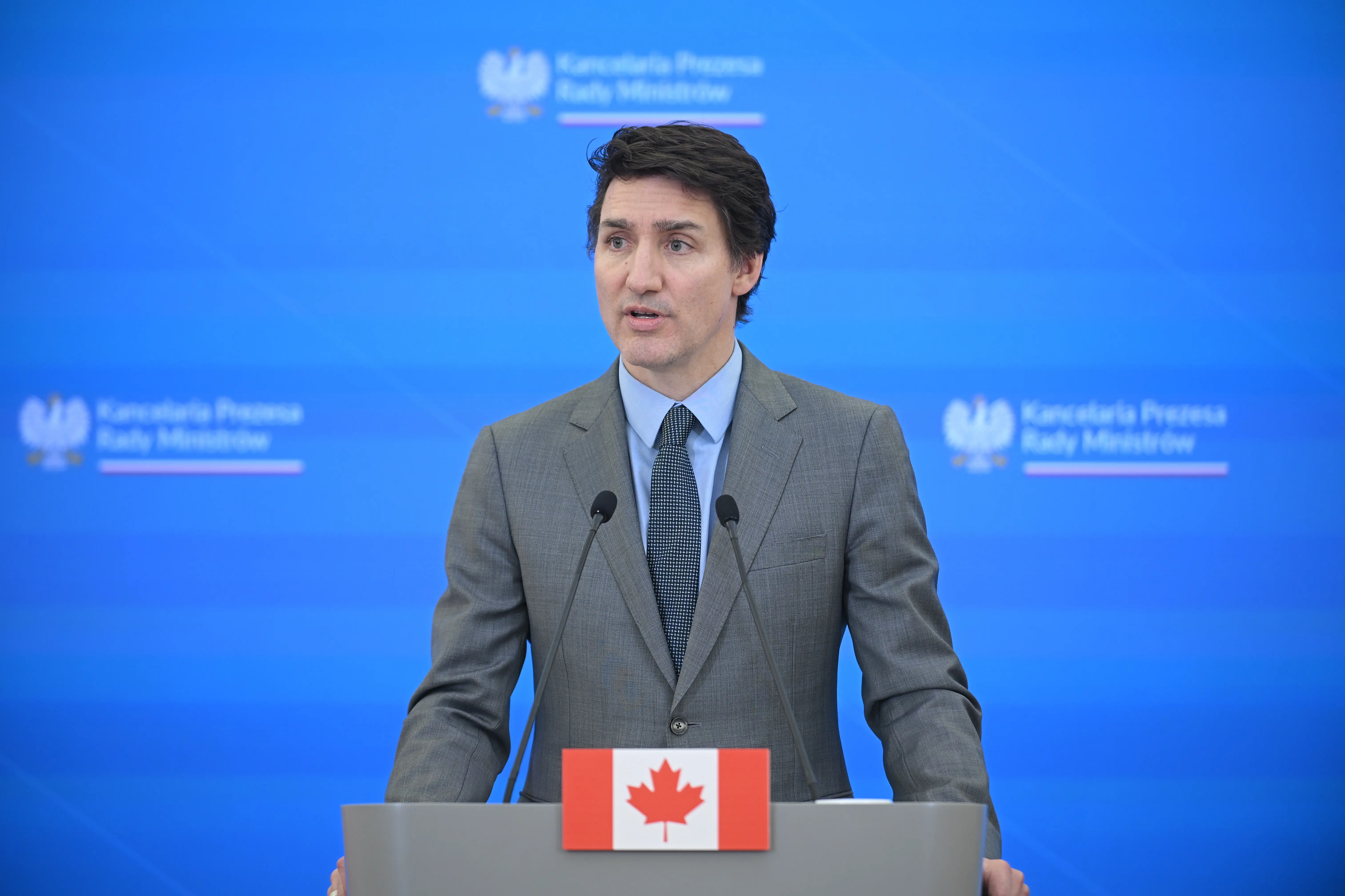 Απαντά με το ίδιο νόμισμα ο Καναδάς: Δασμοί 25% σε αμερικανικά προϊόντα