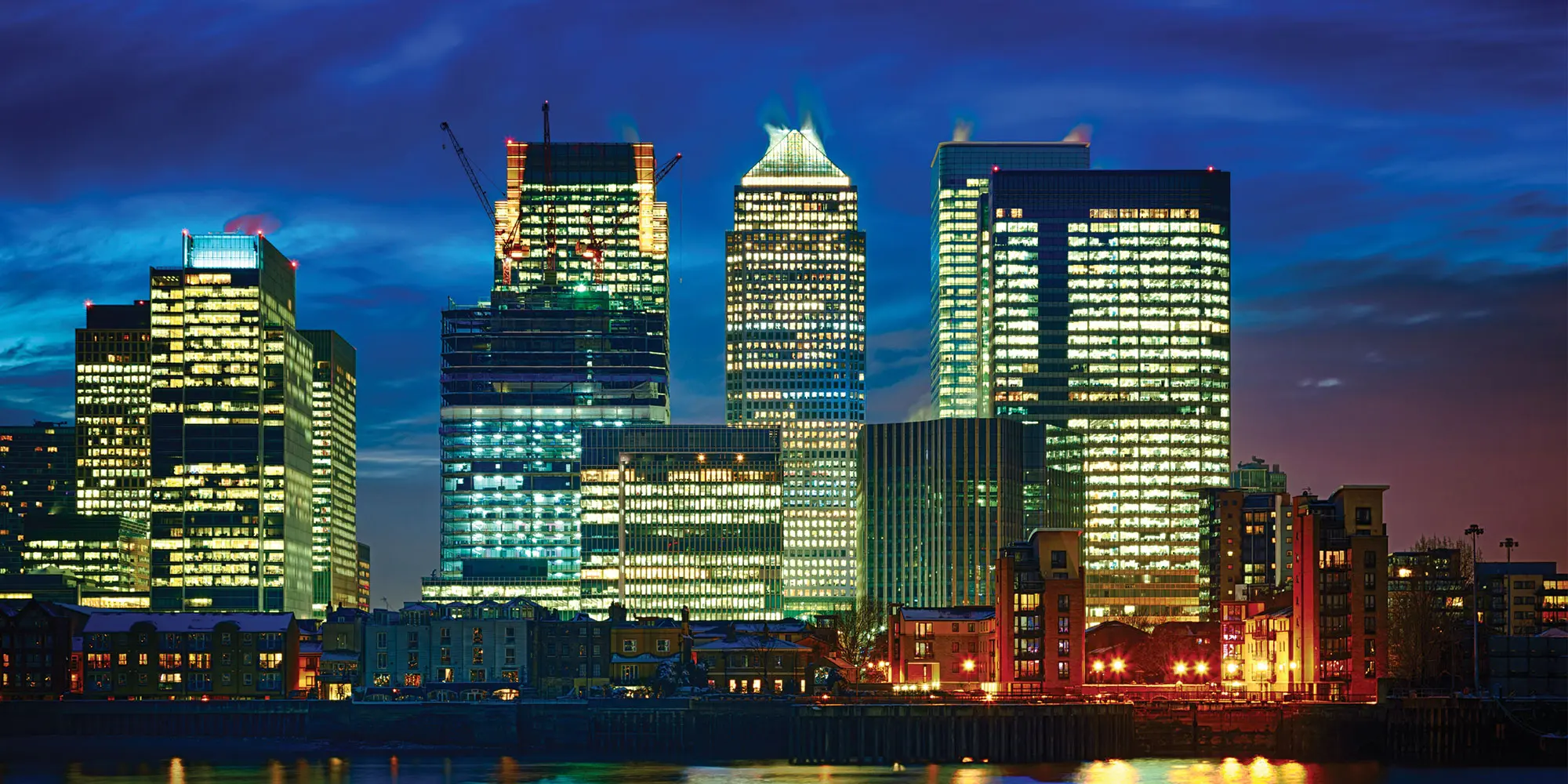 Το Ηνωμένο Βασίλειο παραμένει κορυφαίο σε εξαγορές και συγχωνεύσεις