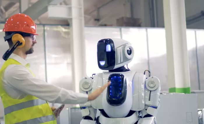 Έρευνα: Προτιμάτε να χάσετε την δουλειά σας από άνθρωπο ή από ρομπότ;