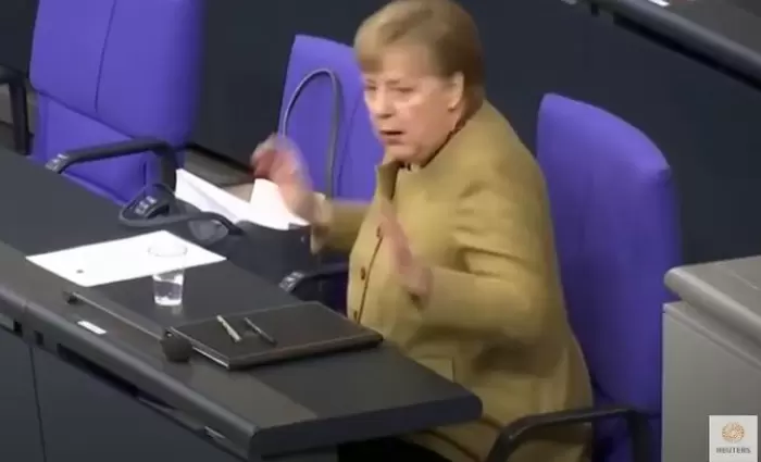 Ο μικρός πανικός της Μέρκελ όταν ξέχασε τη μάσκα της! (ΒΙΝΤΕΟ)