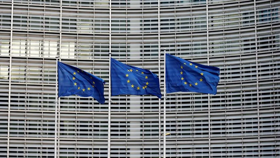 Η ΕΕ εγκαταλείπει τα σχέδια για φορολόγηση στους κολοσσούς του διαδικτύου