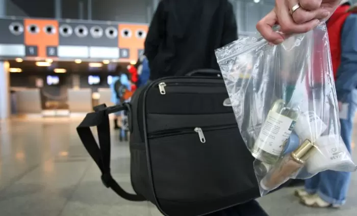 Αλλάζουν οι περιορισμοί για τσάντες και υγρά στο Χίθροου