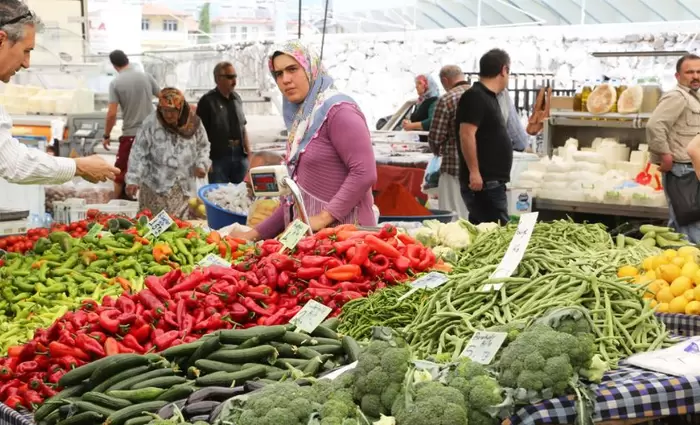 Τουρκία: Ουρές σχηματίζει ο κόσμος στα κρατικά μανάβικα του Ερντογάν