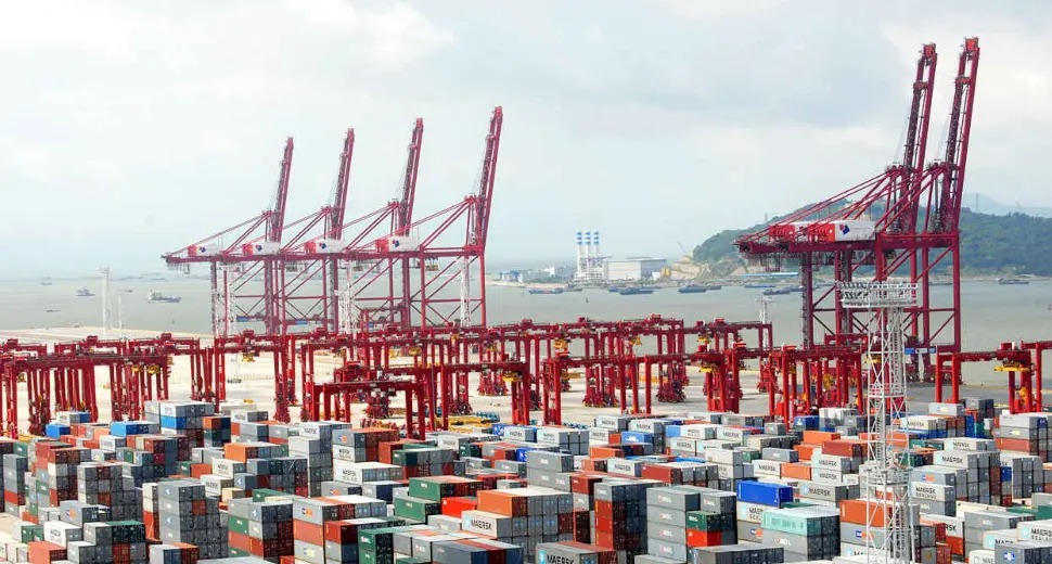 WSJ: Η Κίνα ακυρώνει συμφωνίες με ΗΠΑ εν μέσω εμπορικού πολέμου