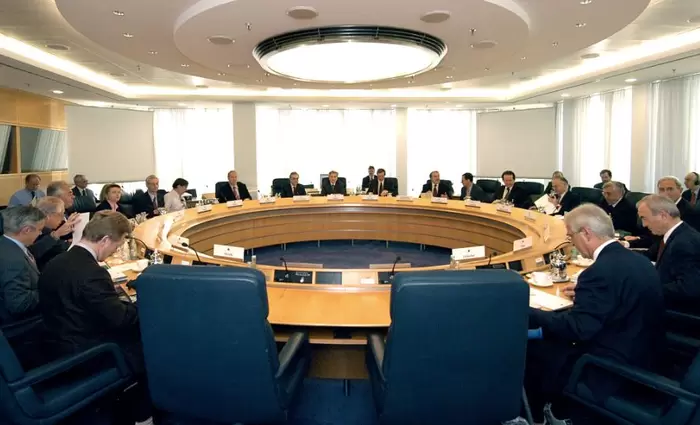 Η ΕΚΤ αναμένεται να διατηρήσει σταθερά τα επιτόκια