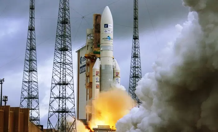 Πραγματοποιήθηκε η 100ή εκτόξευση του ευρωπαϊκού πυραύλου Ariane 5