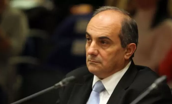 Συλλούρης: Λιγότερα 