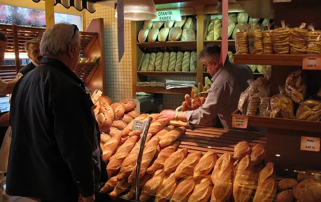 Τα μπακάλικα της Άγκυρας σταμάτησαν να πωλούν ψωμί