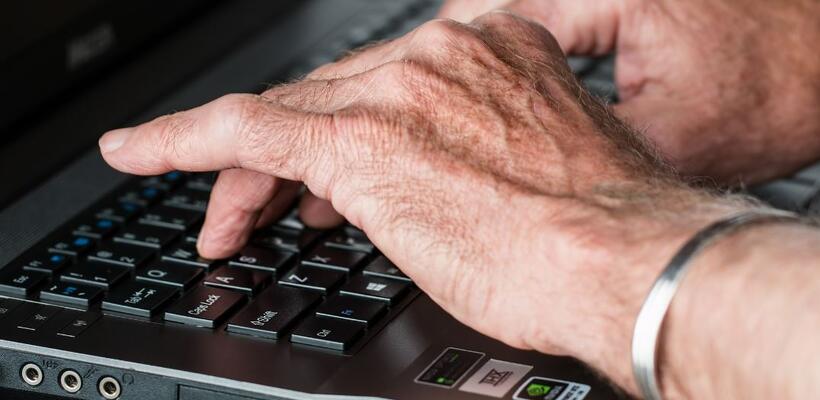 Πώς θα προστατευτούν οι μεγαλύτερες ηλικίες από τις ηλεκτρονικές απάτες;