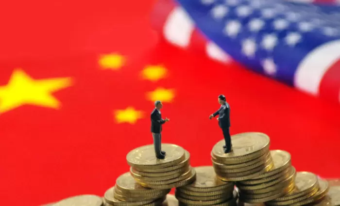 Έτοιμες να «πατήσουν το κουμπί» για εμπορικό πόλεμο ΗΠΑ και Κίνα