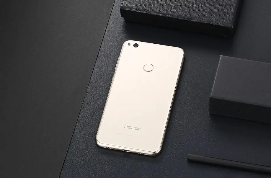 Όλες οι εταιρίες smartphones έχουν πάρει την κατιούσα εκτός από μία