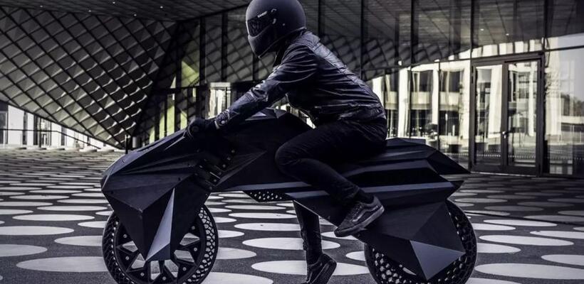 3D εκτυπωτής έφτιαξε την πρώτη του ηλεκτροκίνητη μοτοσικλέτα (vid)