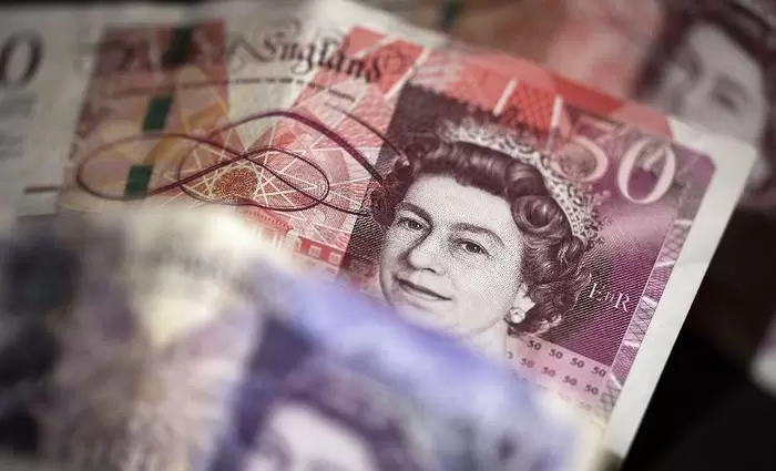 Βρετανία: Σε ιστορικό χαμηλό το 10ετές ομόλογο