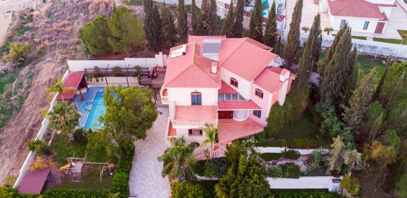 Τρία νέα ακίνητα βγήκαν σε ηλεκτρονική δημοπρασία