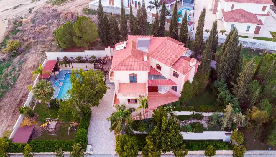 Τρία νέα ακίνητα βγήκαν σε ηλεκτρονική δημοπρασία