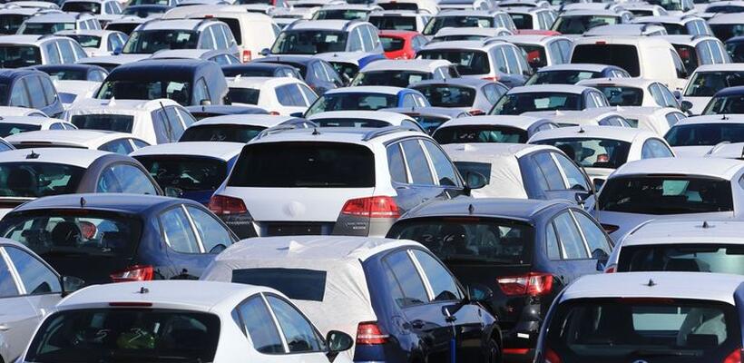 Βυθίζονται οι πωλήσεις αυτοκινήτων στην Βρετανία