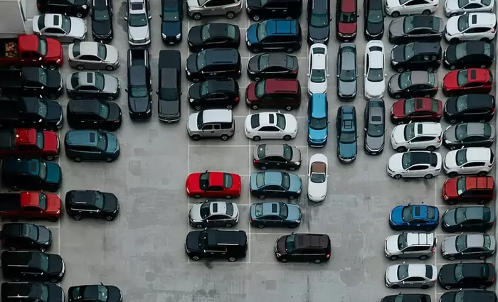 FT: Οι αυτοκινητοβιομηχανίες απορρίπτουν την πρόταση της ΕΕ για «made in Europe» οχήματα