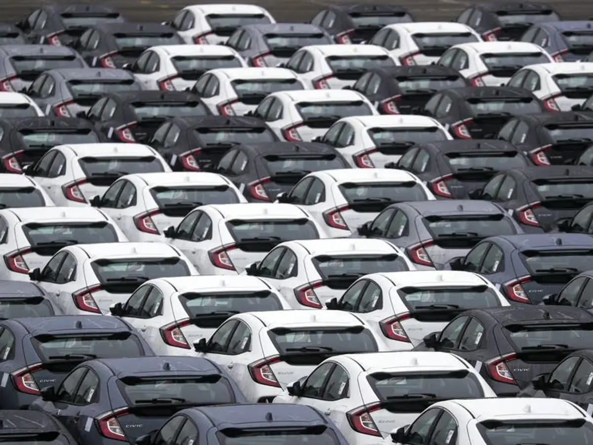 Οι Ευρωπαίοι αγόρασαν 13,3 εκατ. αυτοκίνητα το 2025: Τρίτη χρονιά ανόδου στις πωλήσεις με ώθηση από τα EVs