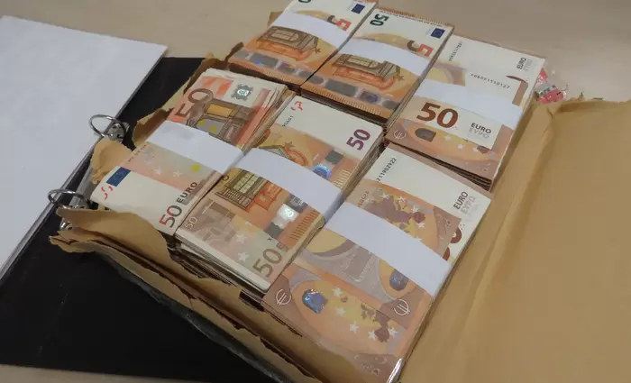 Η διαδρομή των κεφαλαίων της Ουκρανής - Διερευνάται ύπαρξη κυκλώματος