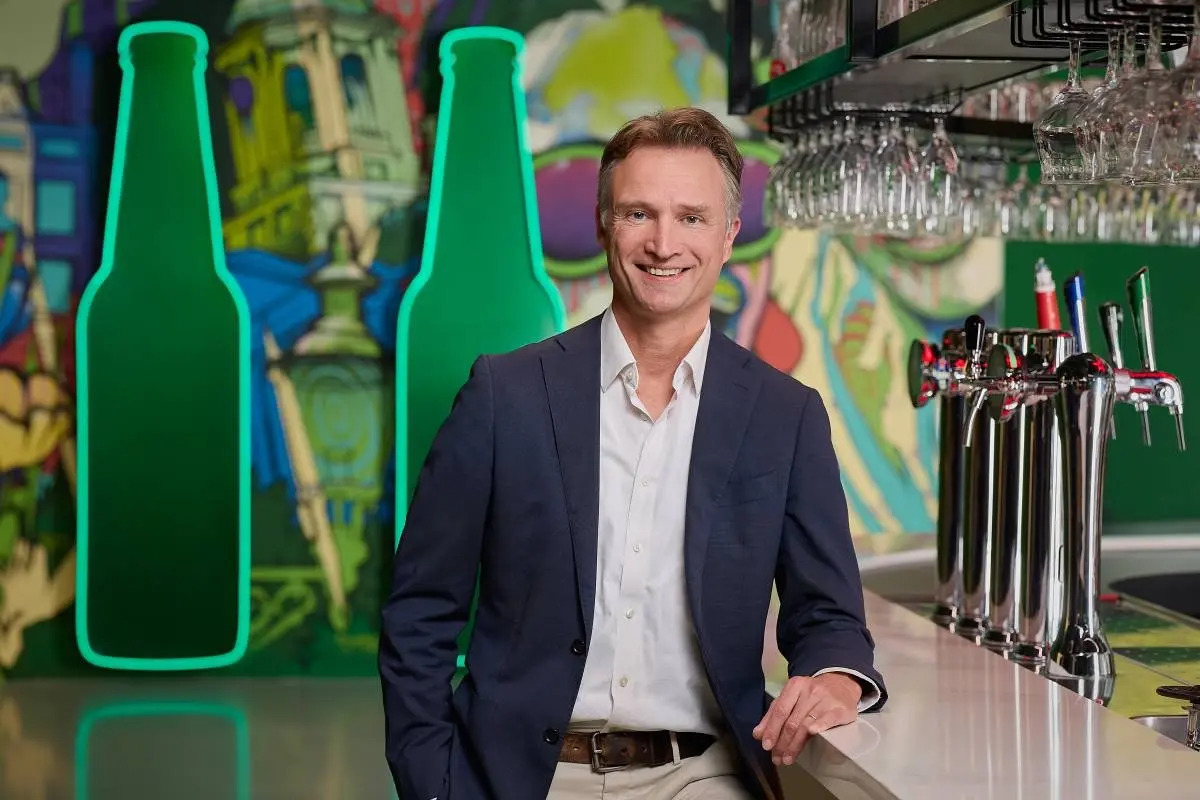 Heineken: Αποχωρεί έπειτα από 6 χρόνια ο CEO Ντολφ φαν ντεν Μπρινκ