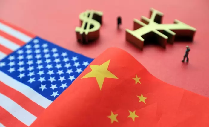 Βήμα-βήμα αναστέλλονται οι κυρώσεις ανάμεσα σε ΗΠΑ και Κίνα