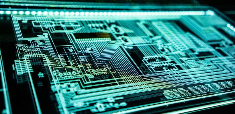 Κίνα: Ο ανταγωνισμός με τις ΗΠΑ φέρνει τριπλασιασμό στην παραγωγή τσιπ AI