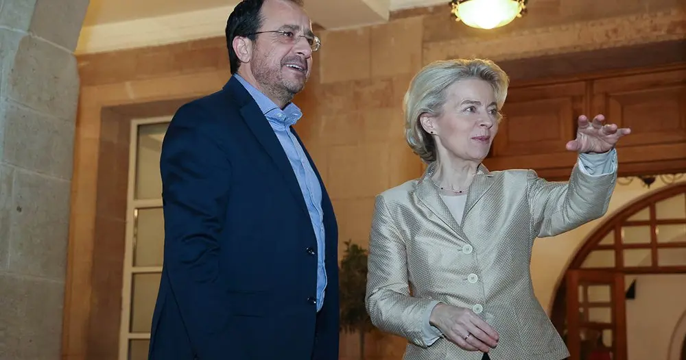 «Αυτοψία» υποδομών για θαλάσσιο διάδρομο από φον ντερ Λάιεν και ΠτΔ