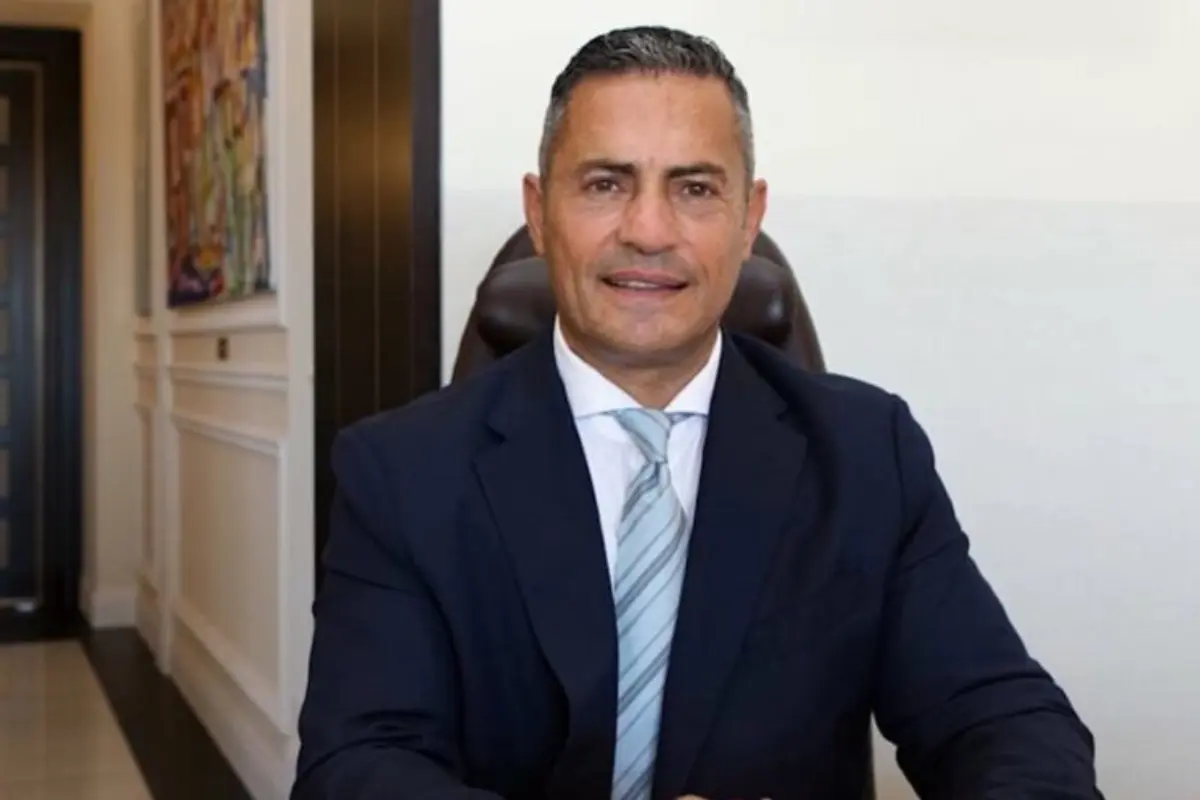 Χρησιμοποιούν το όνομα του Τζον Χριστοδούλου σε απάτη με «επενδύσεις»