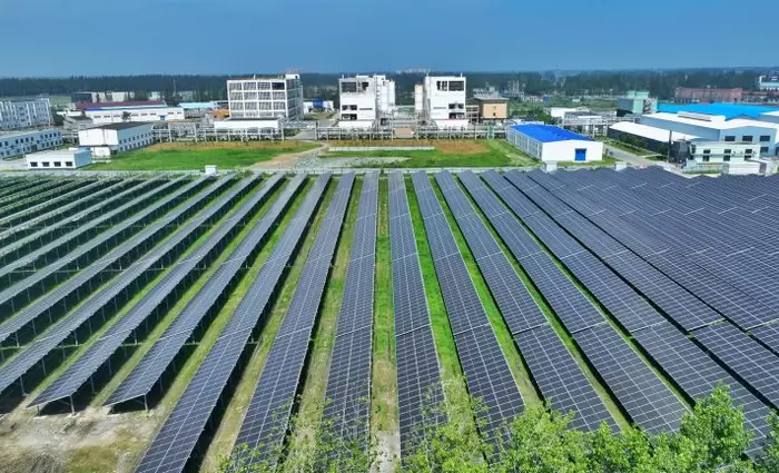 Κίνα: Οι κορυφαίες εταιρείες πετρελαίου θα επενδύσουν 14,5 δισ. δολ. σε ΑΠΕ