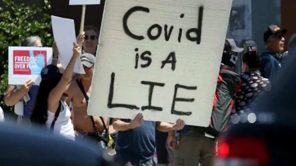 Διογκώνεται το κίνημα κατά της μάσκας