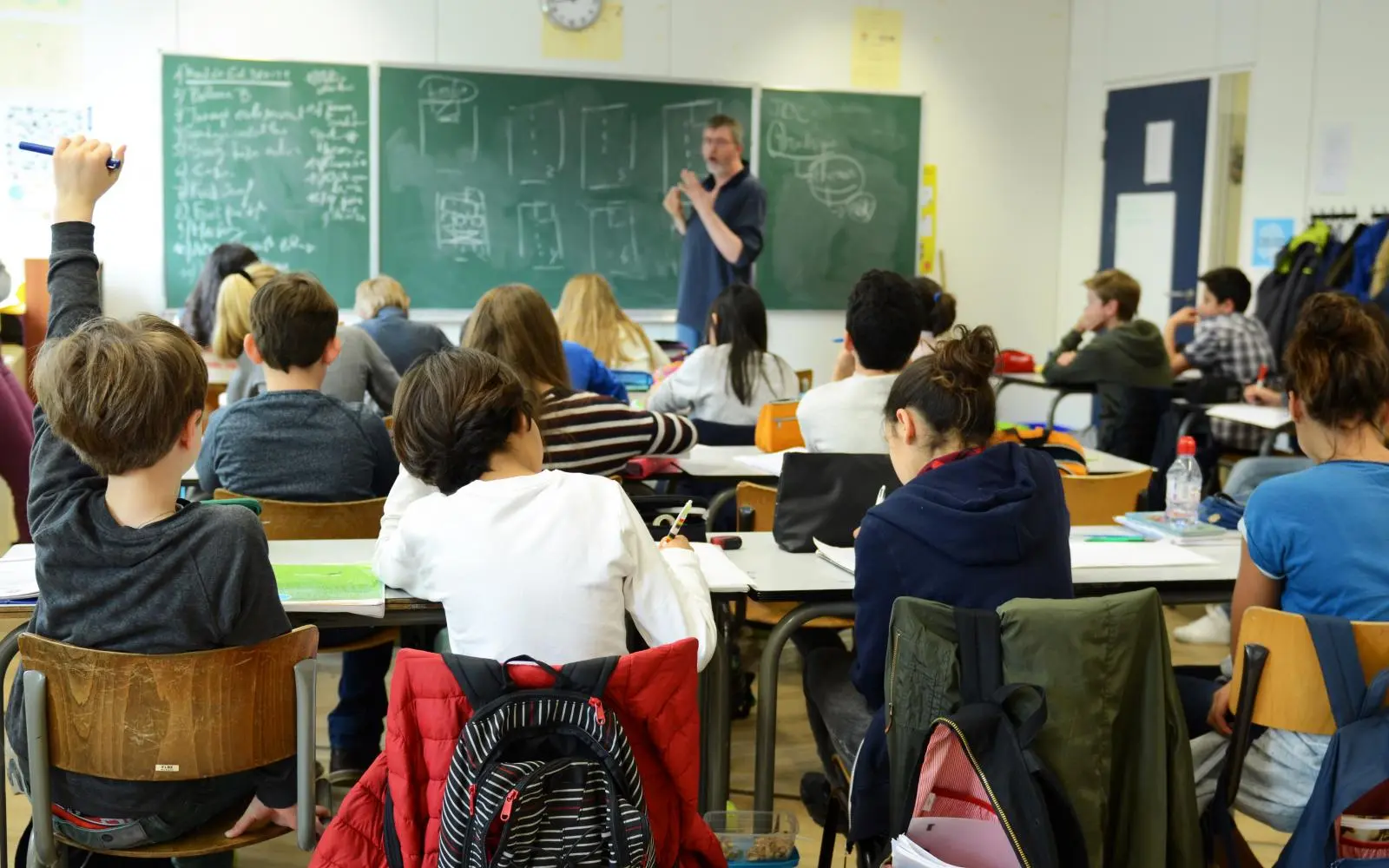 FT: Οι πλούσιες χώρες αποτυγχάνουν να βελτιώσουν την Παιδεία τους