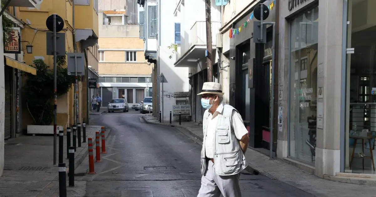 Νέα μέτρα από σήμερα - Τι ισχύει και για ποιους