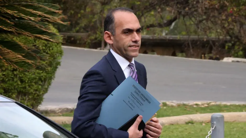 Ο Υπουργός Οικονομικών ενημερώνει την Βουλή για το Σχέδιο ΕΣΤΙΑ