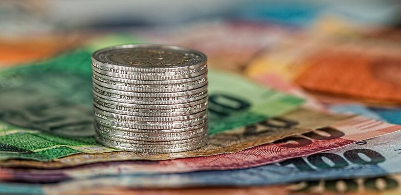 Συστήνουν προσοχή σε ό,τι αφορά τον πιστωτικό κίνδυνο