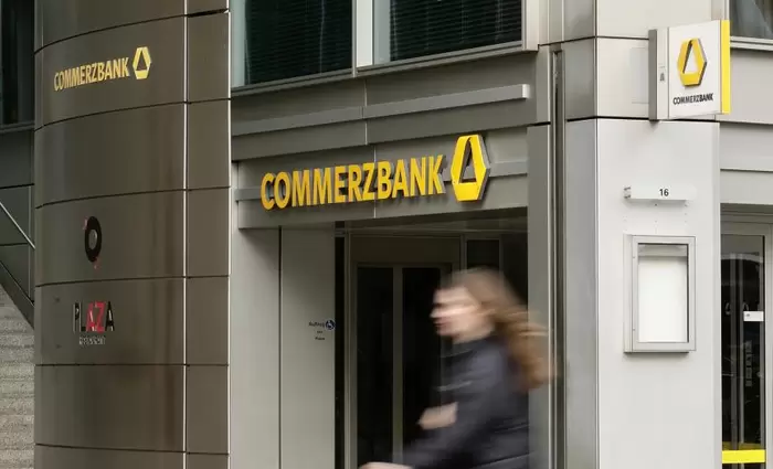 Commerzbank: Απρόβλεπτη αύξηση κερδών, ακόμα πιο δύσκολη η εξαγορά από UniCredit