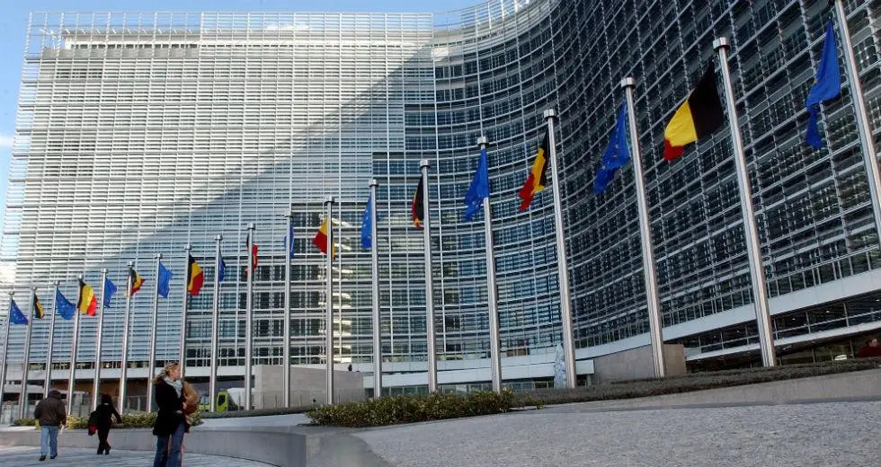 Η Κομισιόν δίνει €10 εκ. για υποστήριξη της έρευνας για το κορωνοϊό