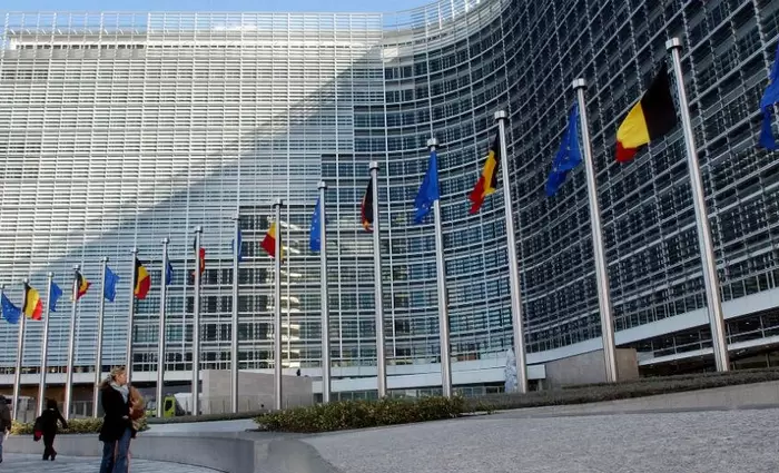 Η Κομισιόν δίνει €10 εκ. για υποστήριξη της έρευνας για το κορωνοϊό