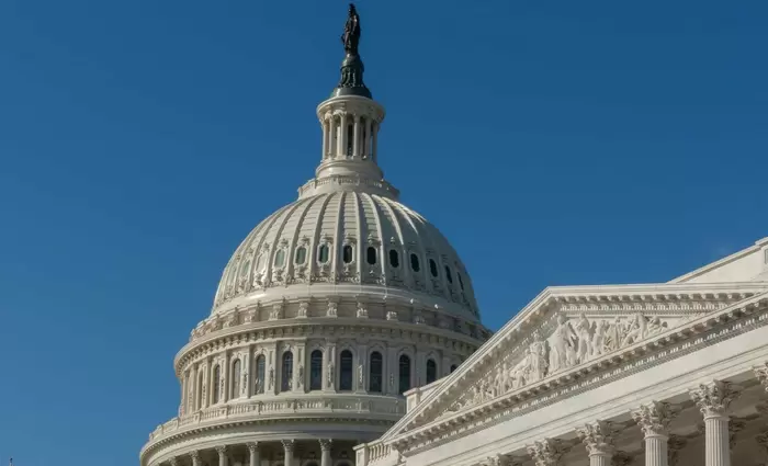 «Μαύρη τρύπα» $3,4 τρισ. από το φορολογικό νομοσχέδιο Τραμπ