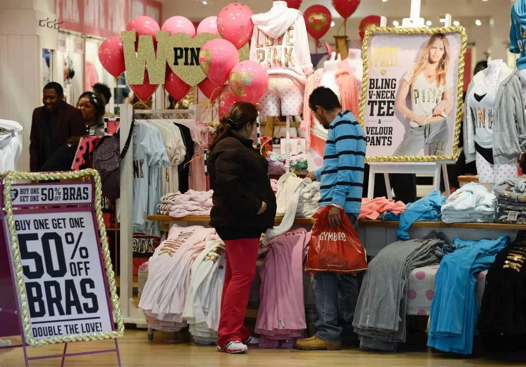 Δασμοί Τραμπ: Τη λυπητερή θα επωμιστούν δυσανάλογα οι Αμερικανοί - Τι θα πληρώσουν οι επιχειρήσεις