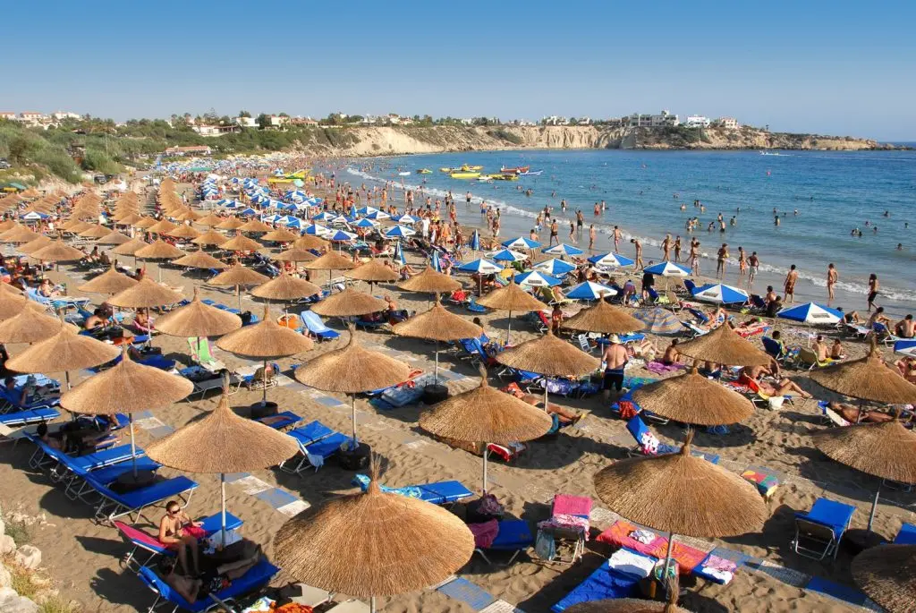 Έφερε χρήμα στα ταμεία του Δήμου Ακάμα η παραλία του Κόλπου των Κοραλλίων