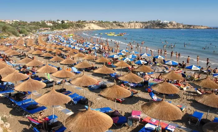 Έφερε χρήμα στα ταμεία του Δήμου Ακάμα η παραλία του Κόλπου των Κοραλλίων