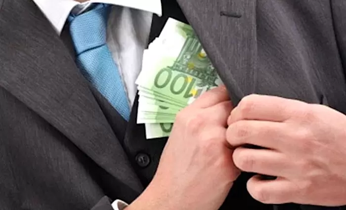 Πέφτει η διαφθορά στην ΕΕ