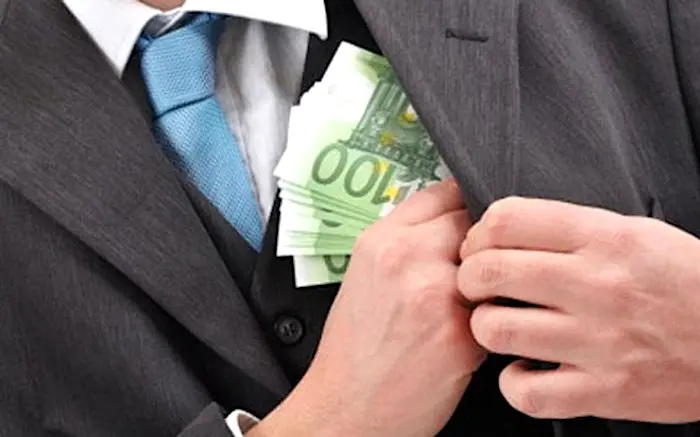 Πέφτει η διαφθορά στην ΕΕ