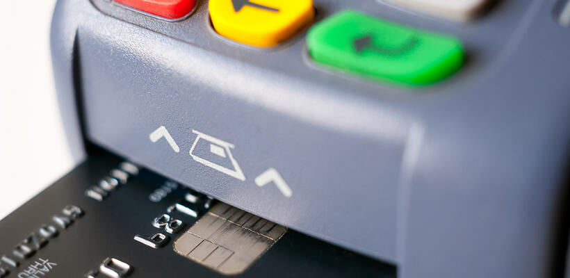 Τέλος στις υπερβολικές χρεώσεις για πληρωμές στο εξωτερικό