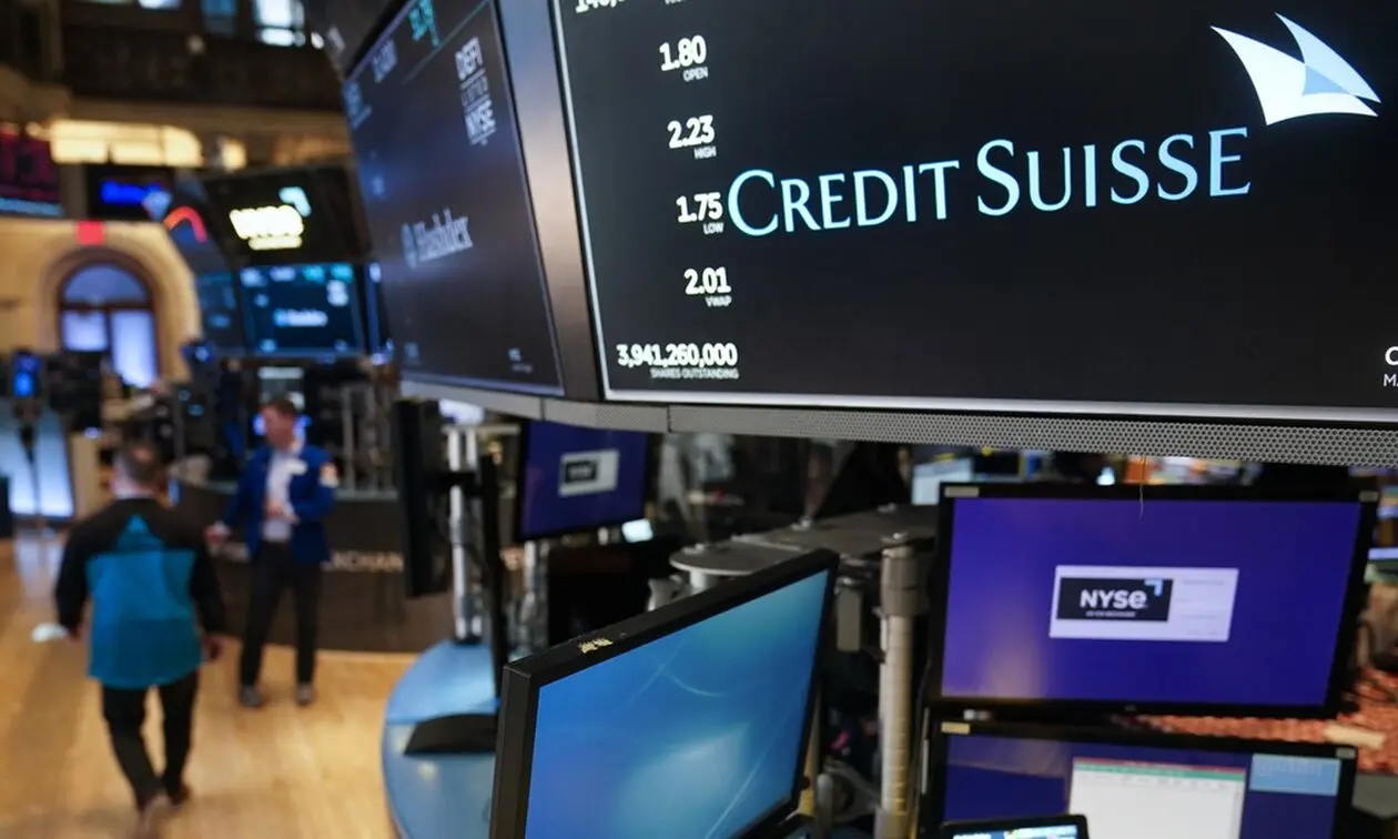 Τελευταία ημέρα για να εξαγοράσει η UBS την Credit Suisse και να αποφευχθεί μια κατάρρευση