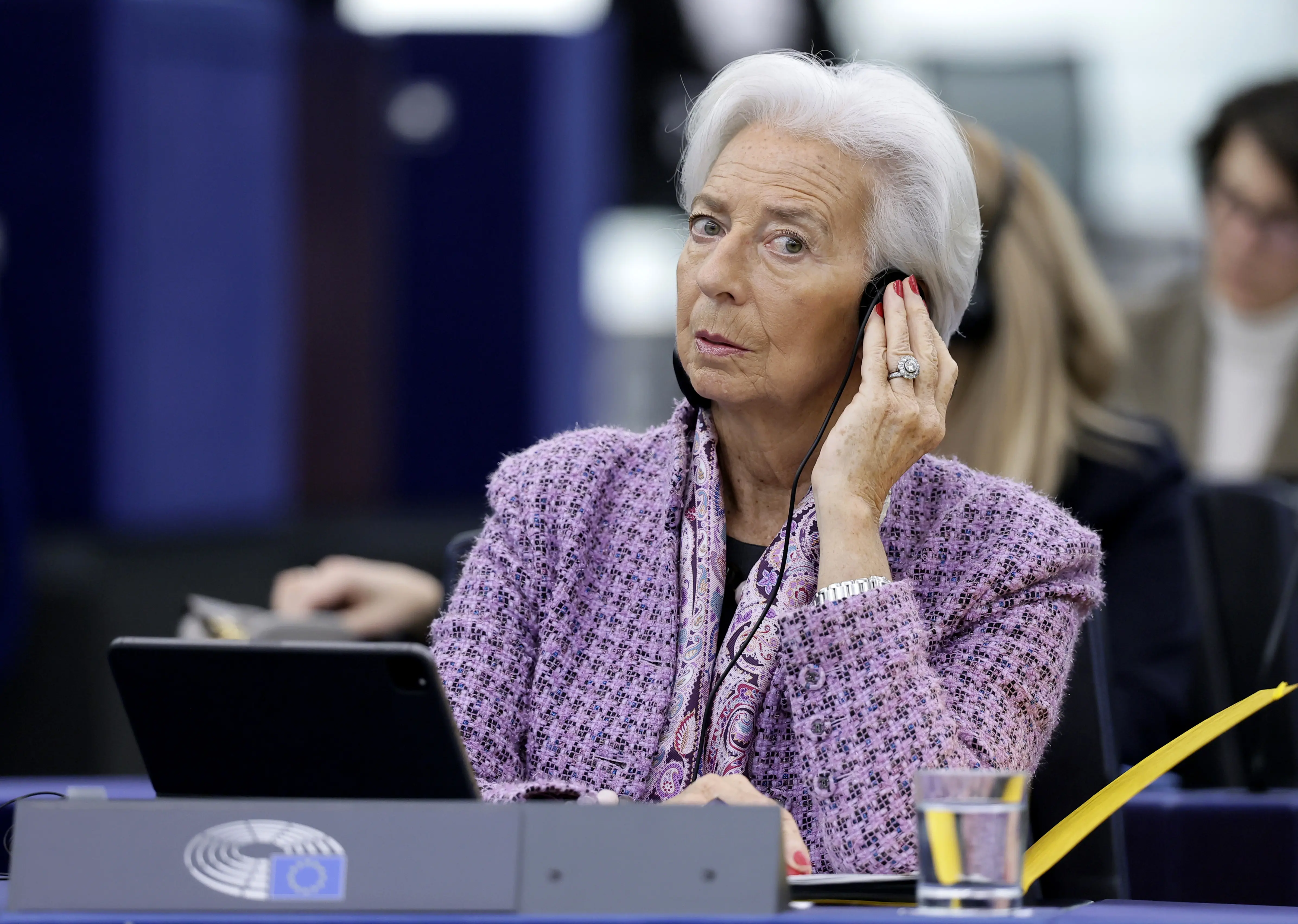 «Συστάσεις» ευρωβουλής προς ΕΚΤ για τιμές και ψηφιακό ευρώ